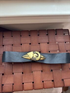 Chico's Black Leather brass arrowhead Belt